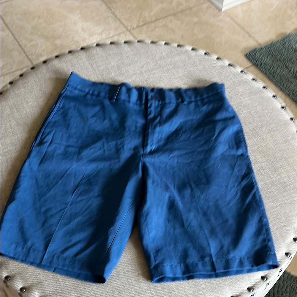 Walter Hagen Blue Flat Front Shorts